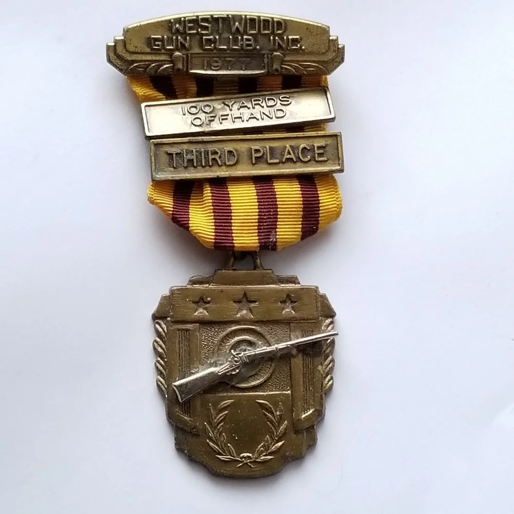 Vintage award medal pin Westwood Gun Club 1977 brooch